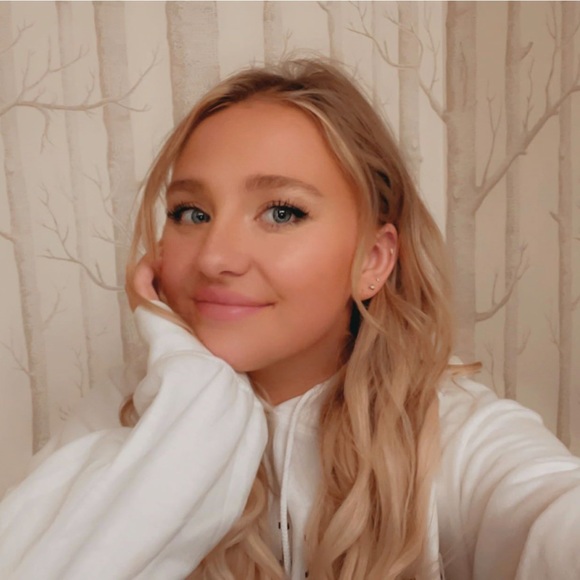 Meet your Posher, Erika - Picture 5 of 12